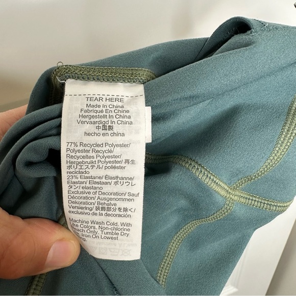 J.Crew High-Rise Leggings CloudStretch Moisture-Wicking - Picture 7 of 8